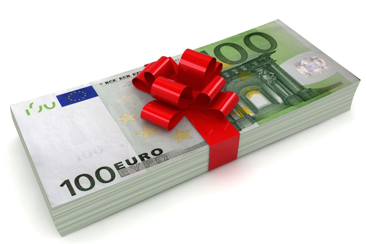 pitääkö alle 5000 euron lahja ilmoittaa